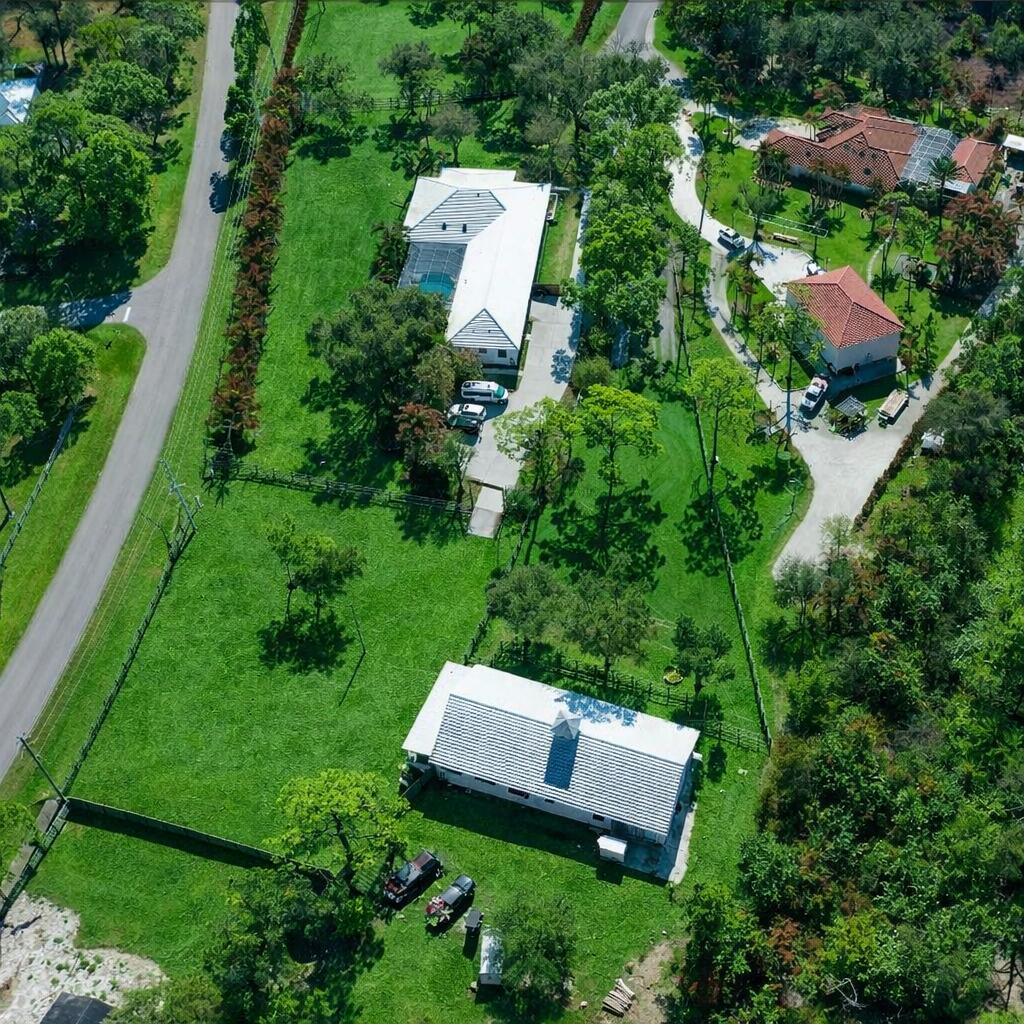 3401 SW Holly Lane