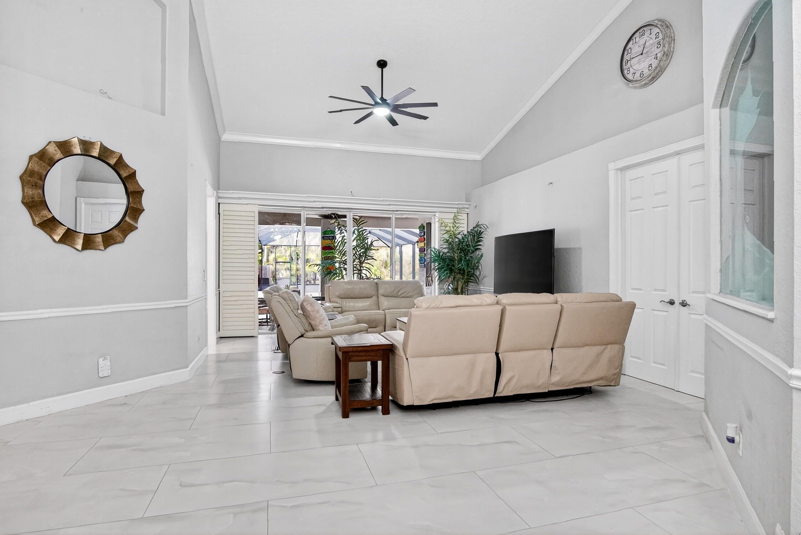 3401 SW Holly Lane