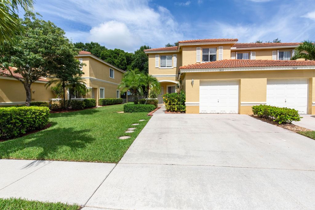 Photo of 1011 Arezzo Circle, Boynton Beach, FL 33436 (MLS # R11113988)