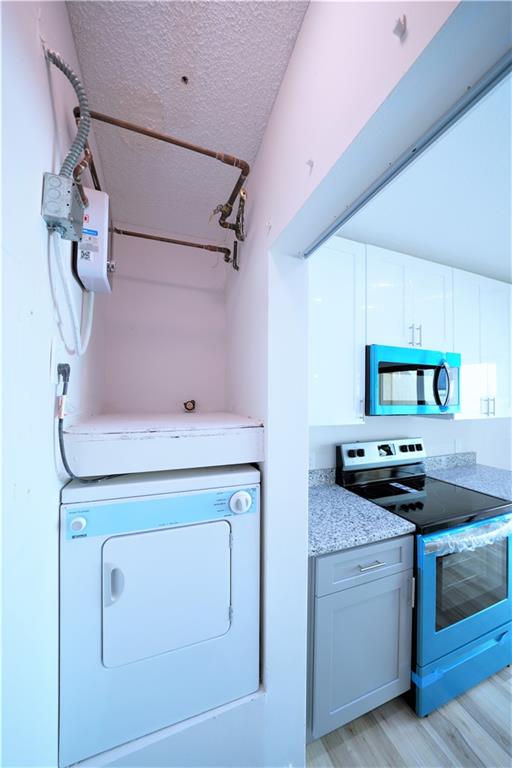 Pineapple Walk - Residential