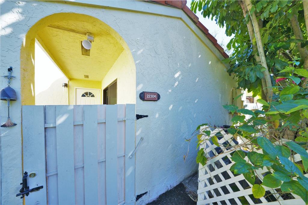 Pineapple Walk - Residential