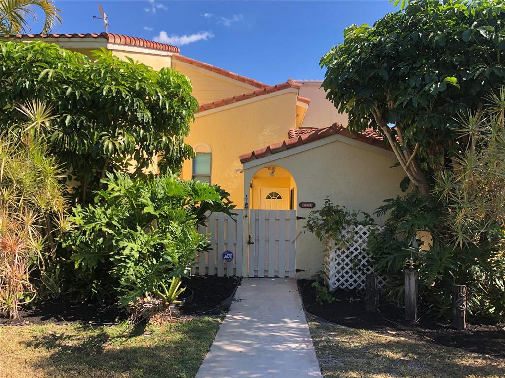 Pineapple Walk - Residential