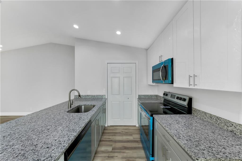 Pineapple Walk - Residential