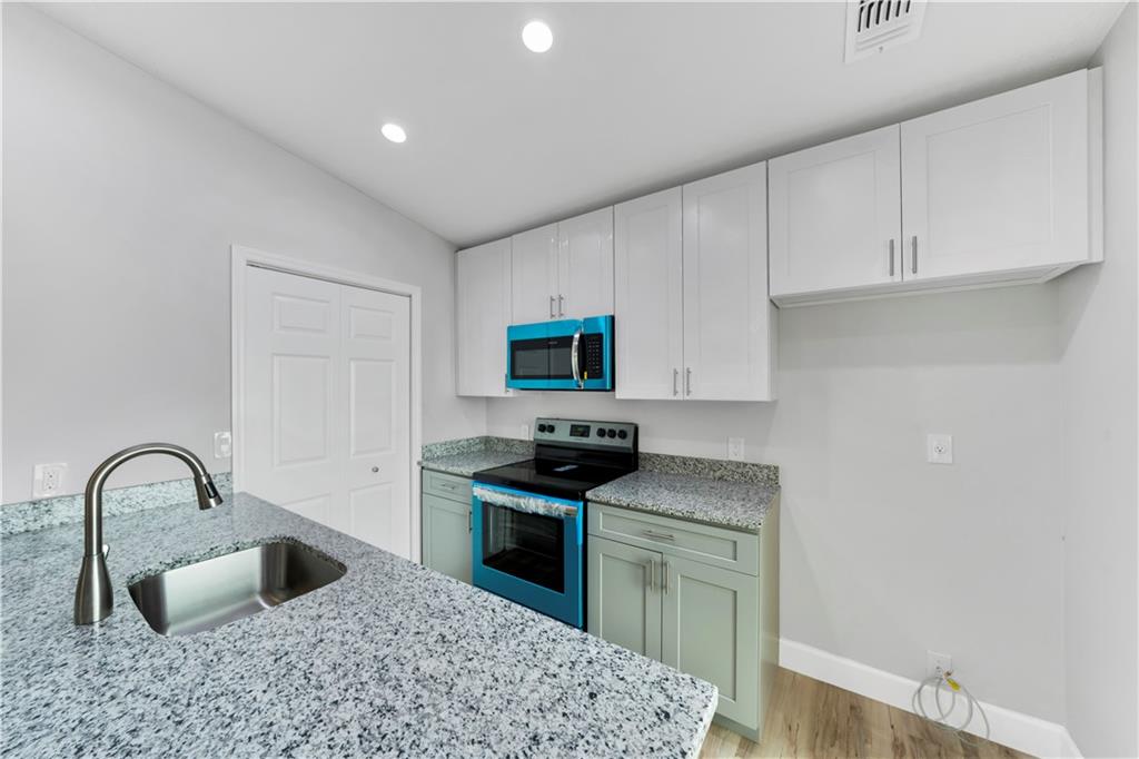 Pineapple Walk - Residential