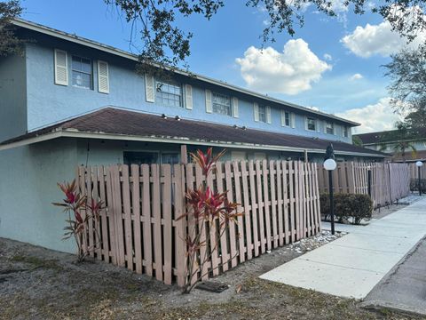 1300 Cypress Way W Palm Springs FL 33406