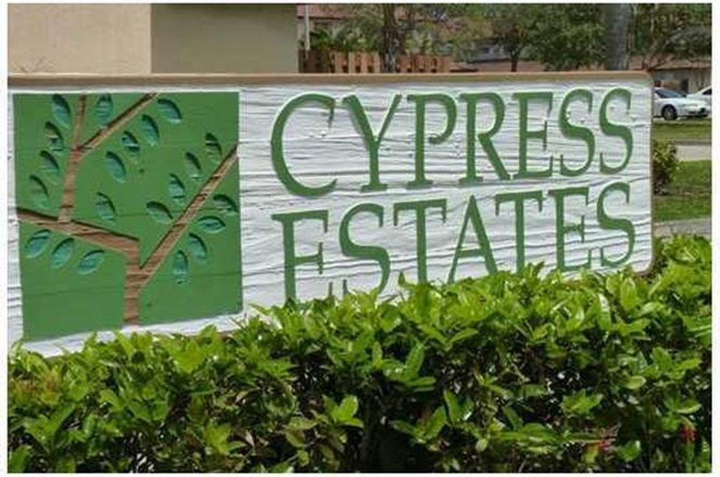 Photo of 1300 Cypress Way W, Palm Springs, FL 33406 (MLS # R11162711)