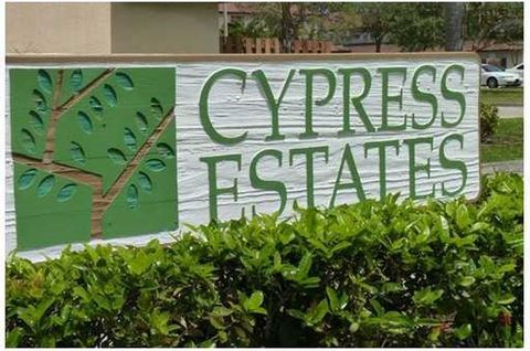 1300 Cypress Way W Palm Springs FL 33406