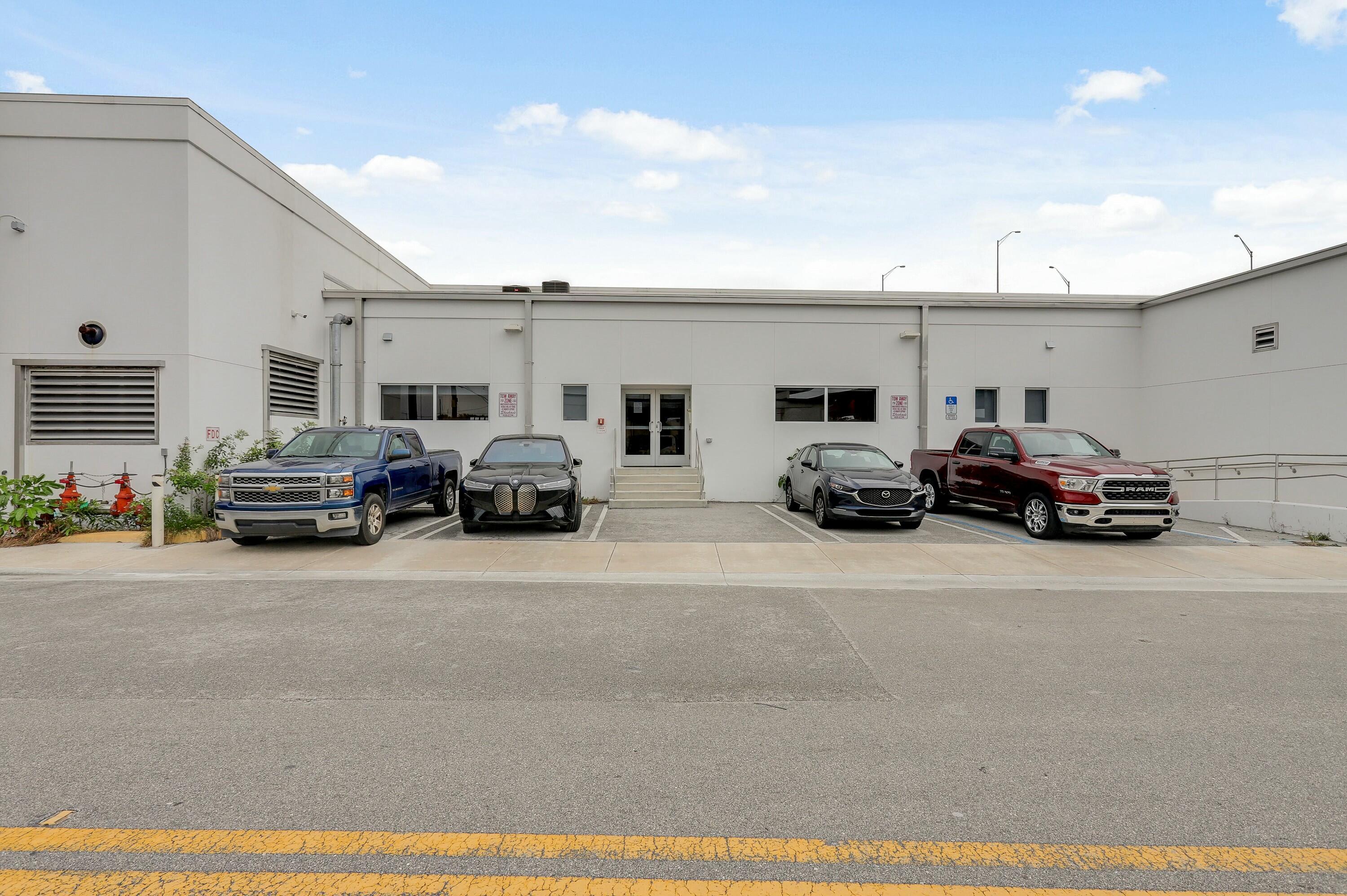 2725 Hillsboro Road