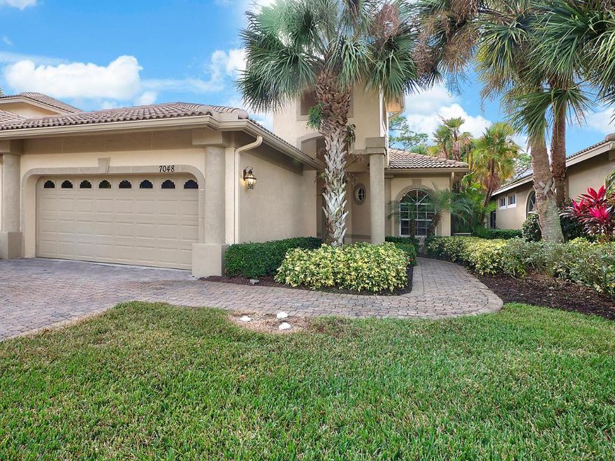 The perfect rental. Enjoy this 2BD/2BA plus Den Townhouse in the Torrey Pines subdivision of PGA Village. Wonderful Golf Course Views, close by Community Pool.