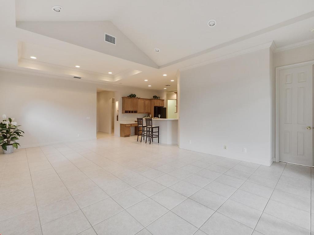 POD 7B AT THE RESERVE, PUD I - TORREY PINES - Residential Lease