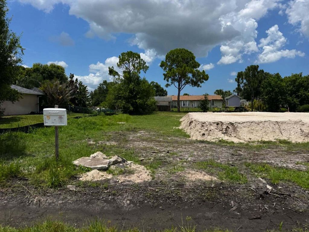 Photo of 9036 86th Street, Vero Beach, FL 32967 (MLS # B26047181)