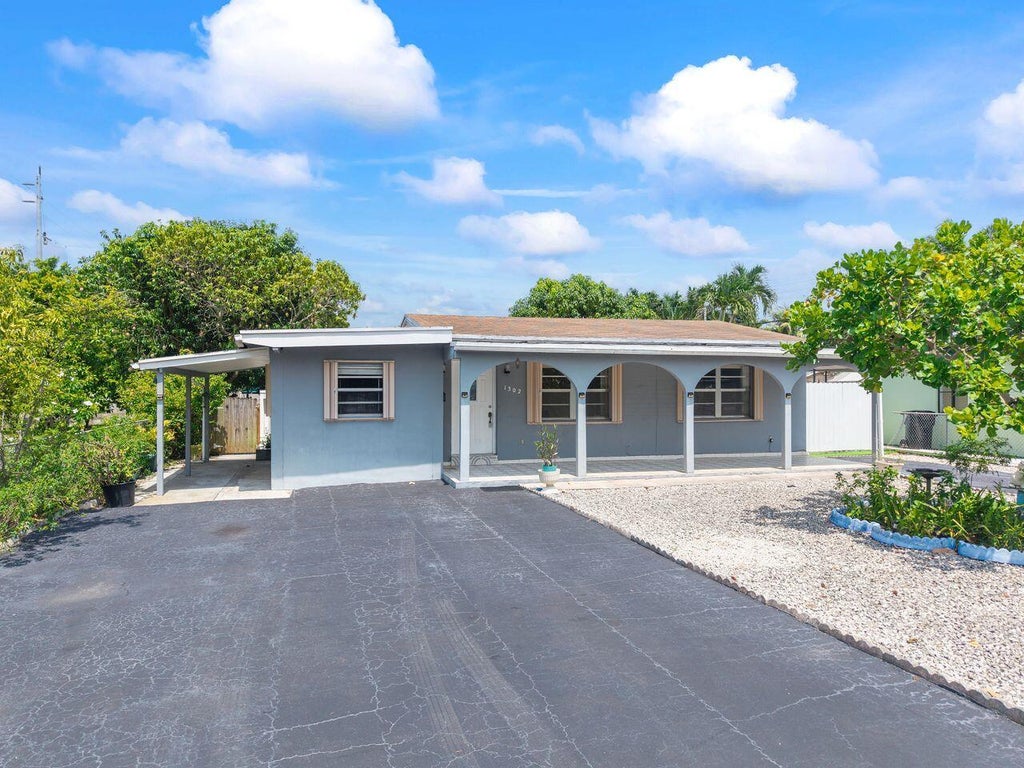 Photo of 1302 SW 22ND Avenue, Fort Lauderdale, FL 33312 (MLS # B26092048)
