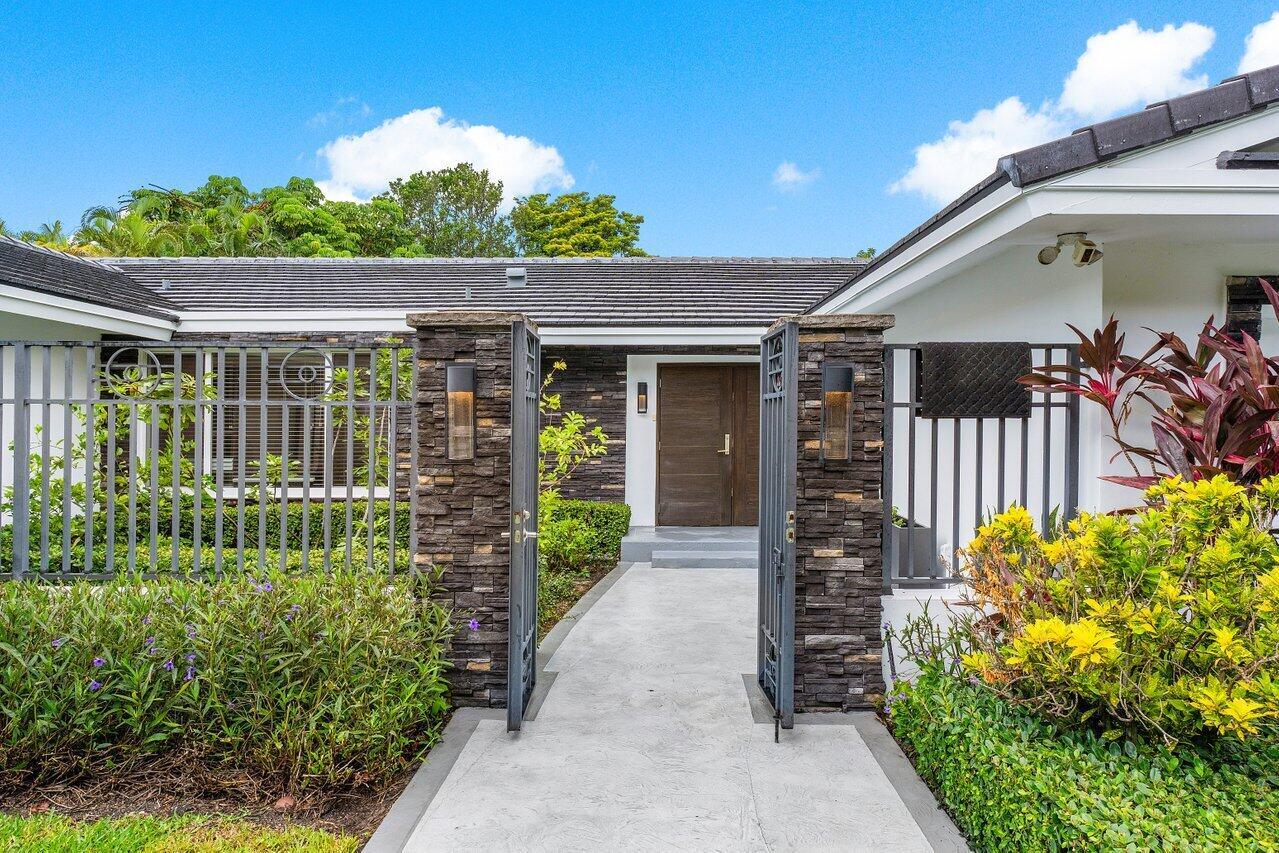 Photo 5 of 63 of 2401 Banyan Road house