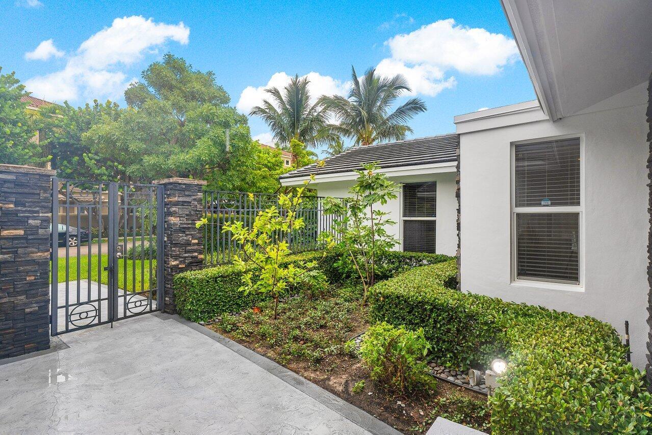 Photo 6 of 63 of 2401 Banyan Road house