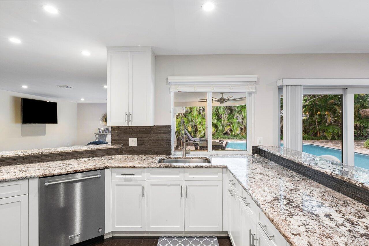Photo 20 of 63 of 2401 Banyan Road house