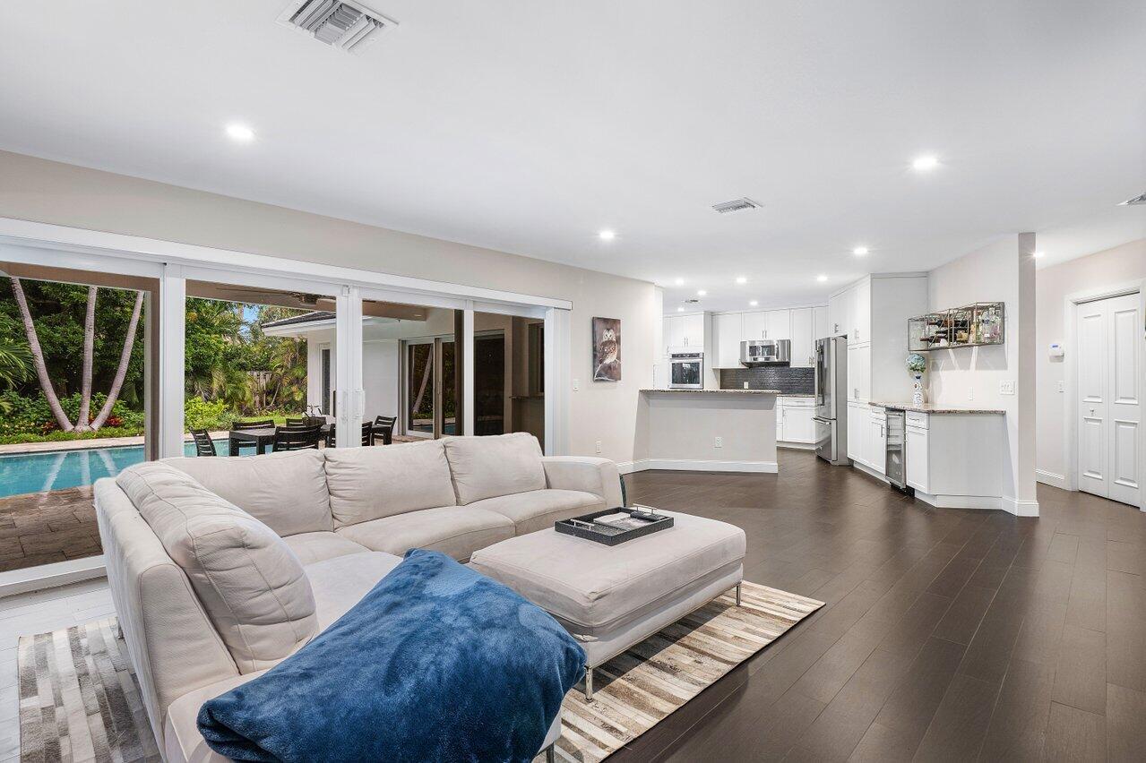 Photo 15 of 63 of 2401 Banyan Road house