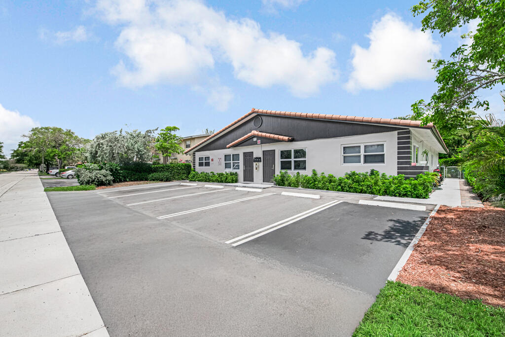 7521 NW 44th Court