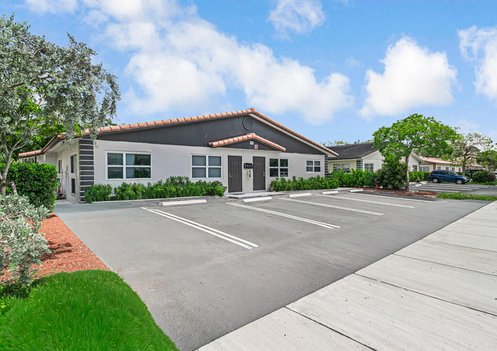 7521 NW 44th Court