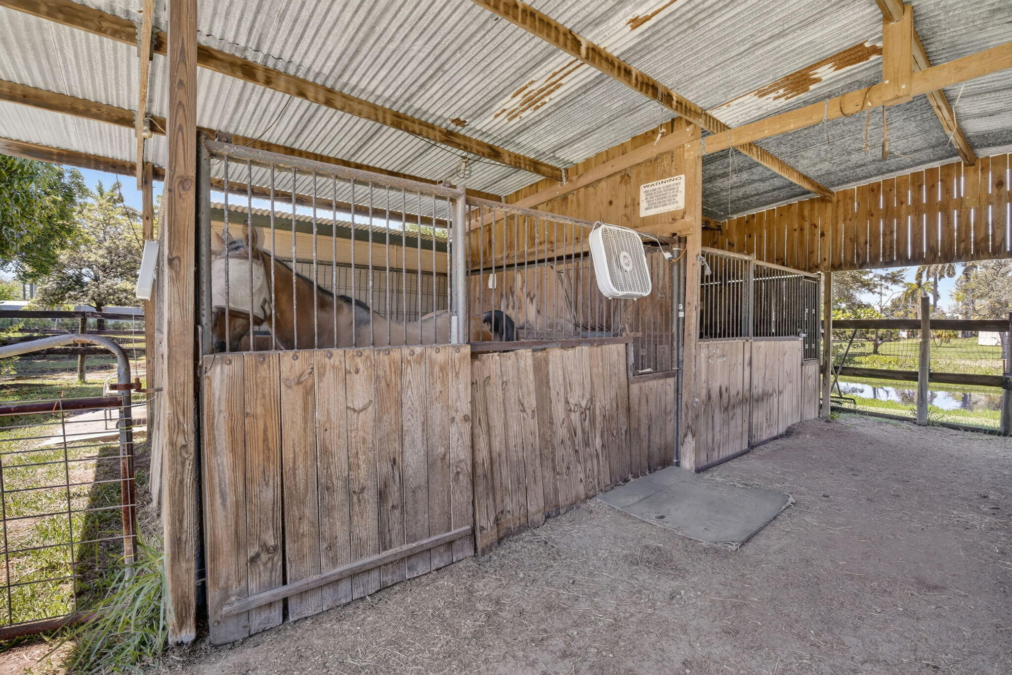 COUNTRY ACRES - Residential