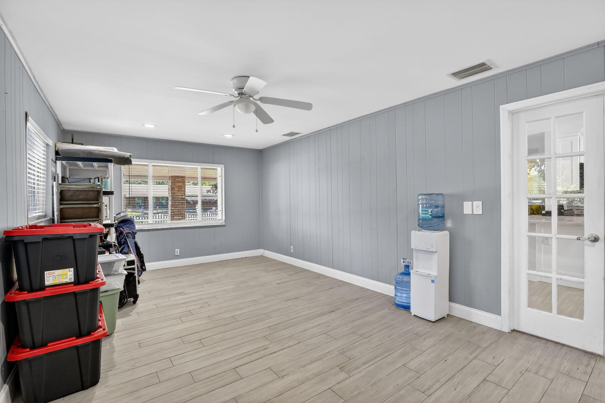 COUNTRY ACRES - Residential