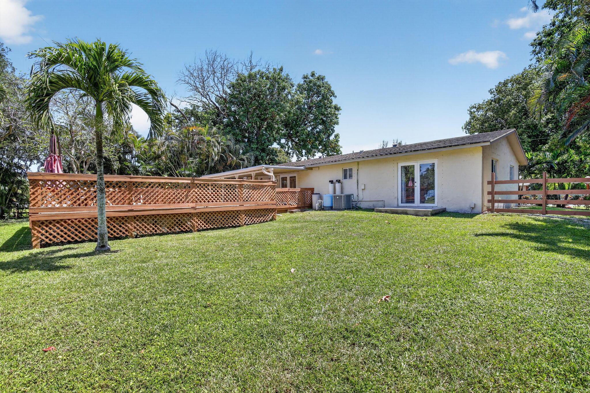 COUNTRY ACRES - Residential