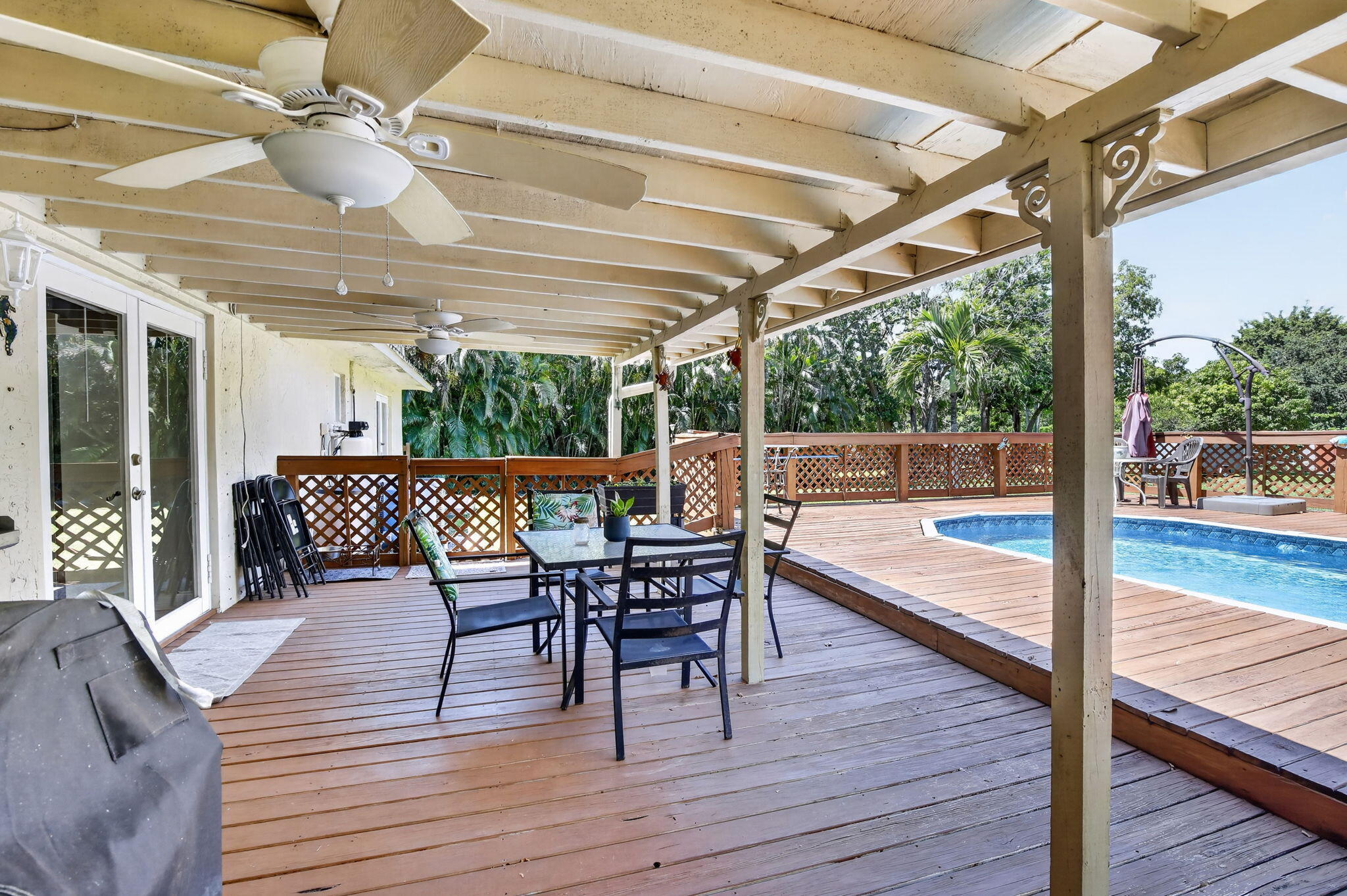 COUNTRY ACRES - Residential