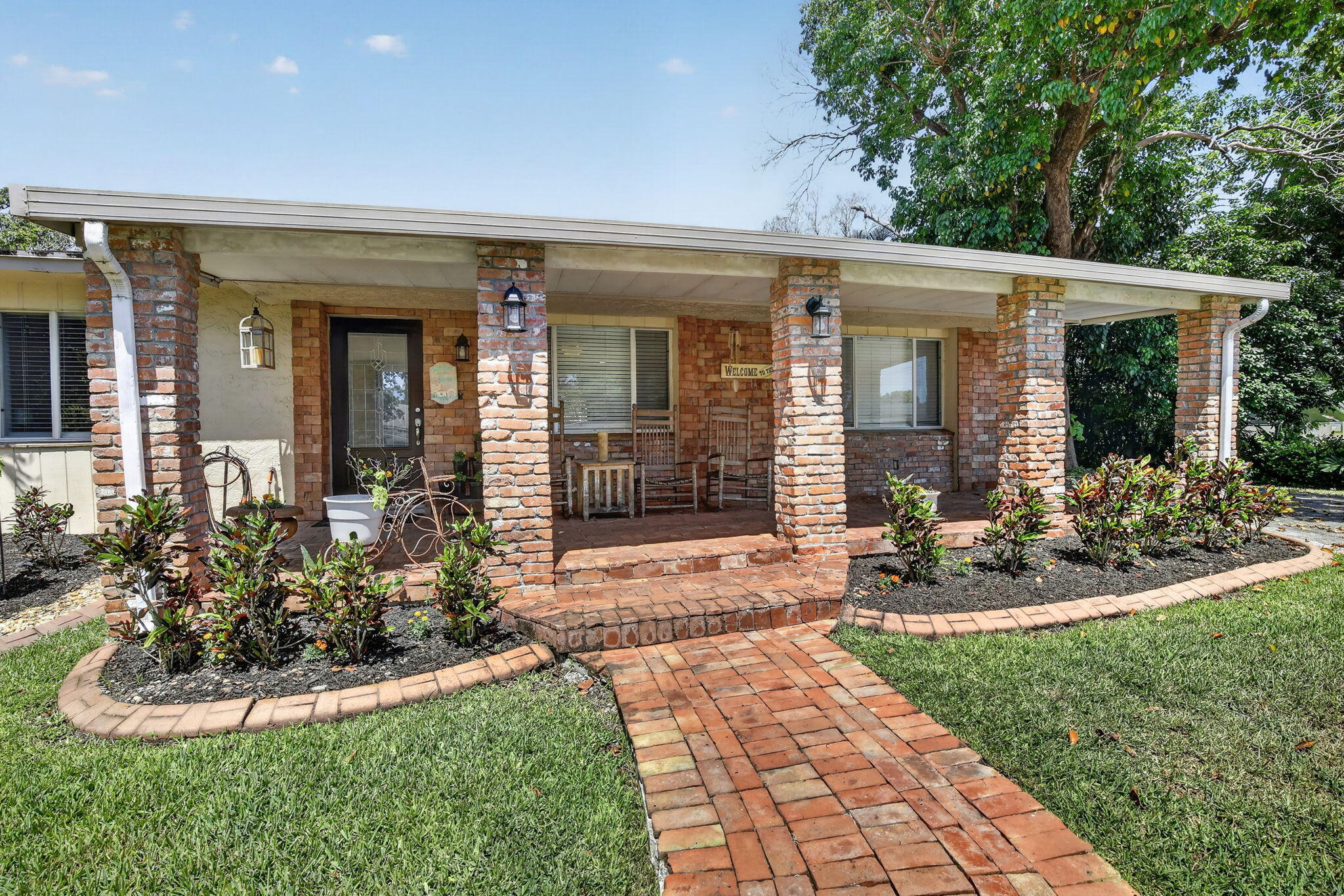 COUNTRY ACRES - Residential