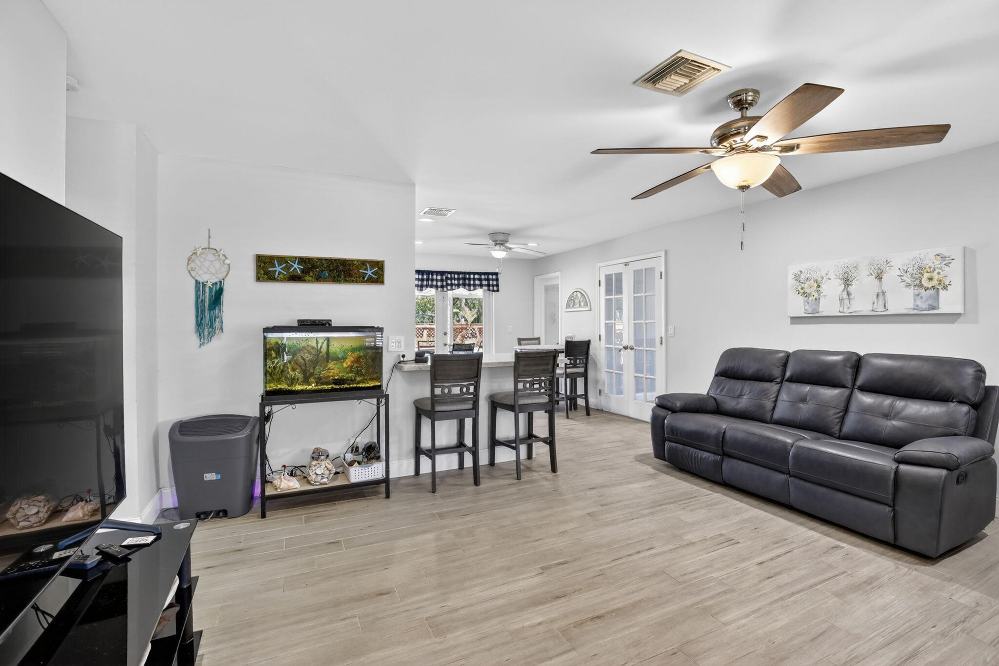 COUNTRY ACRES - Residential