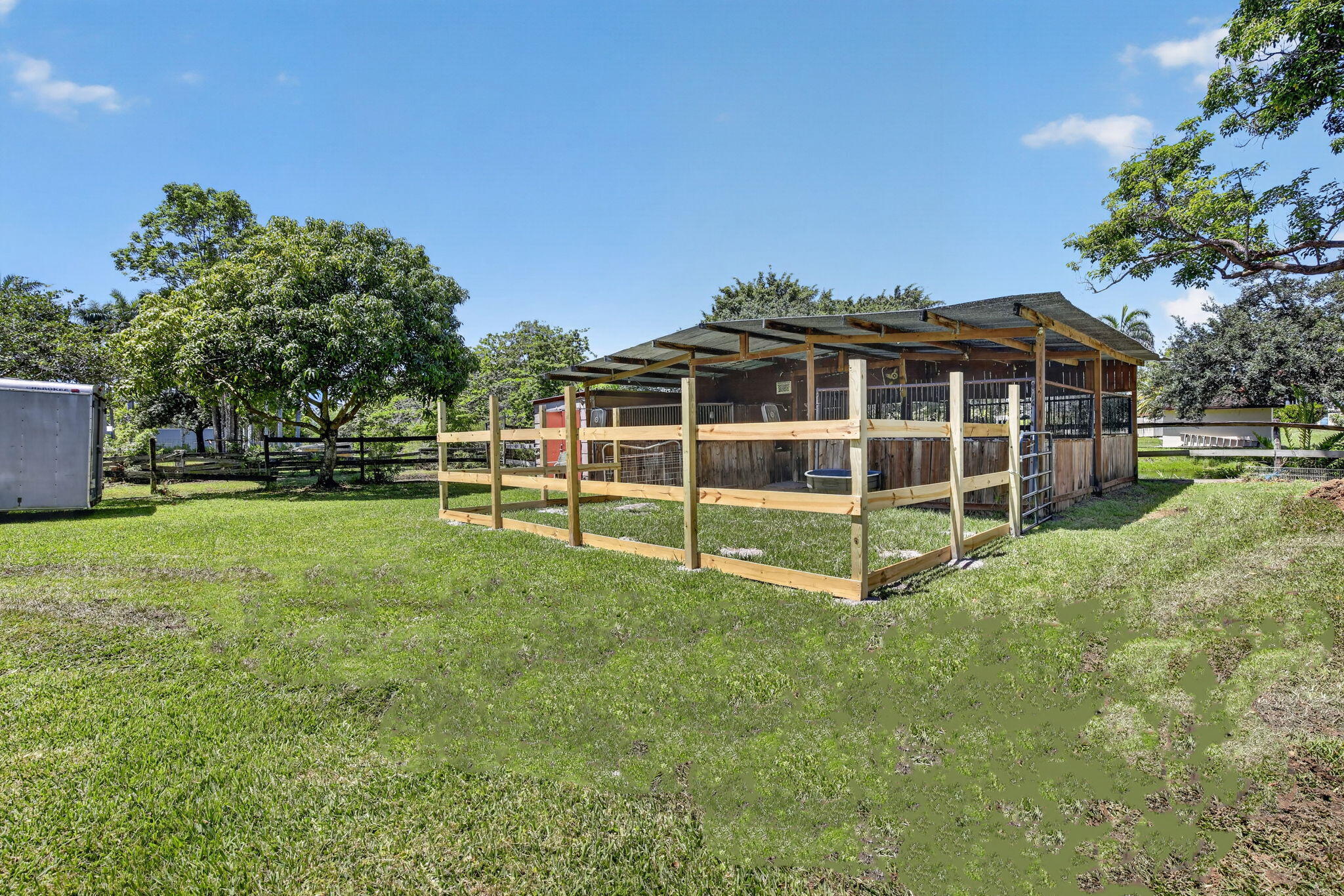 COUNTRY ACRES - Residential