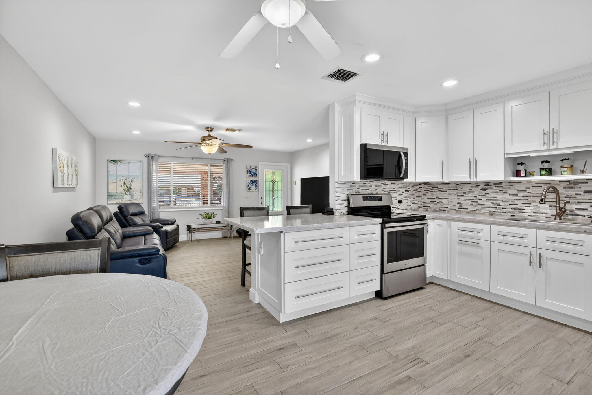 COUNTRY ACRES - Residential