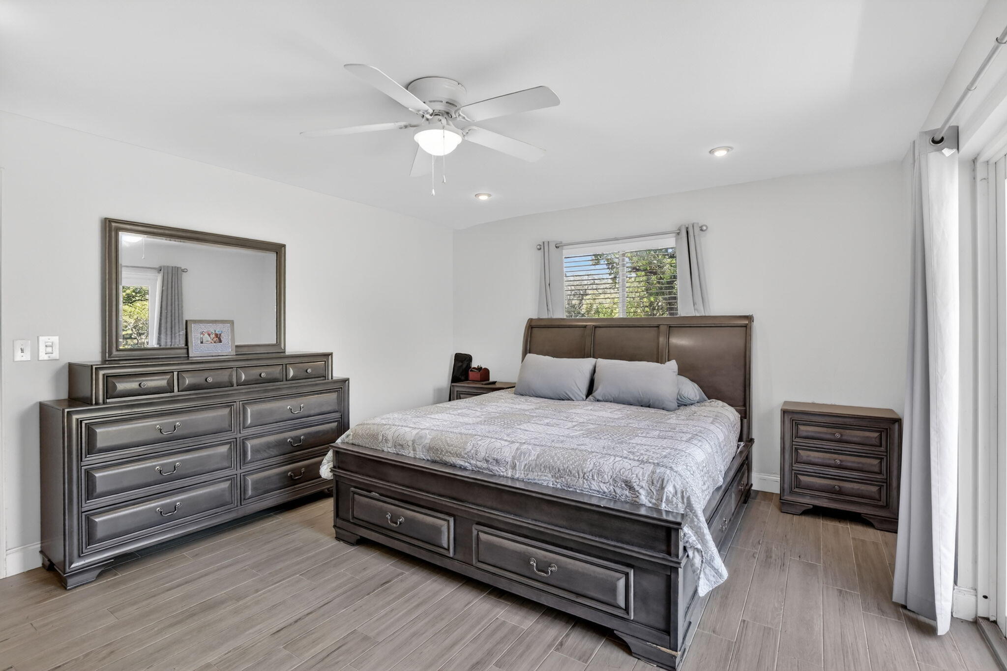 COUNTRY ACRES - Residential