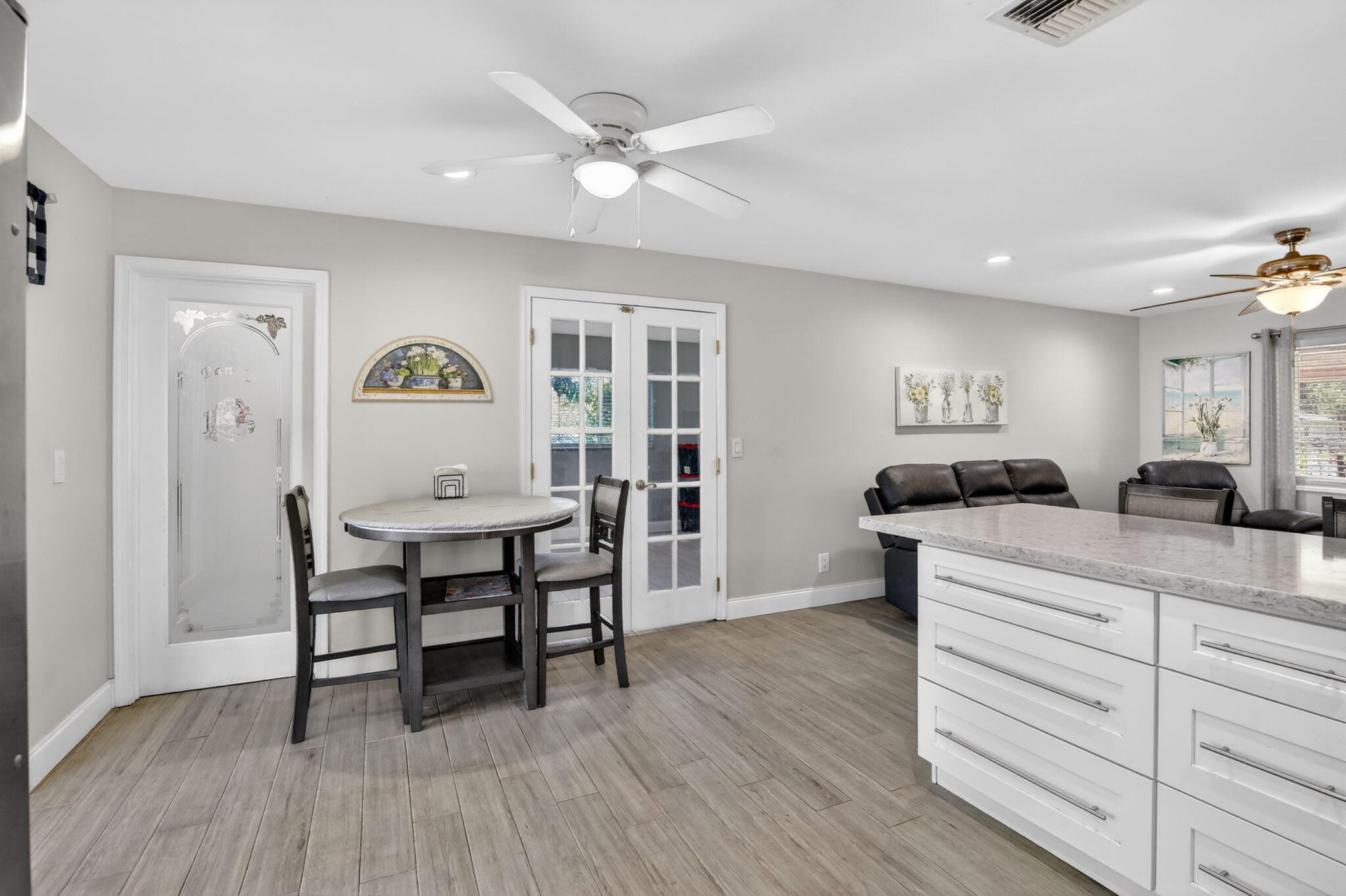 COUNTRY ACRES - Residential