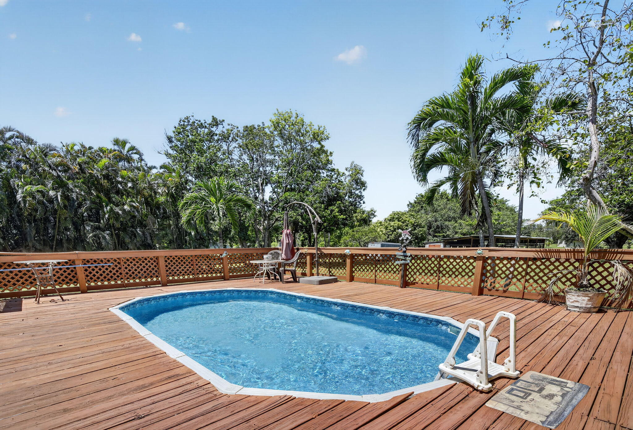 COUNTRY ACRES - Residential