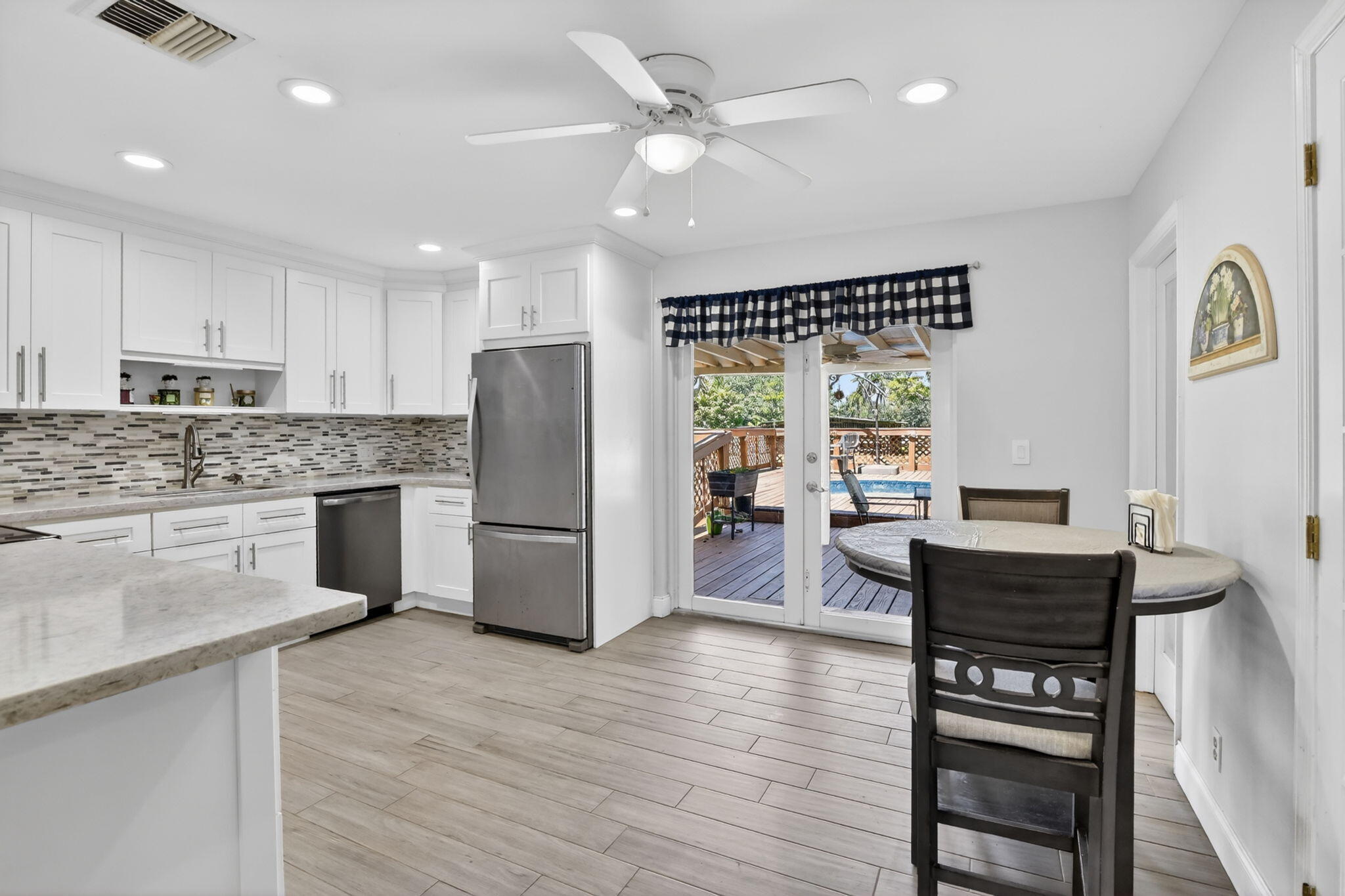 COUNTRY ACRES - Residential