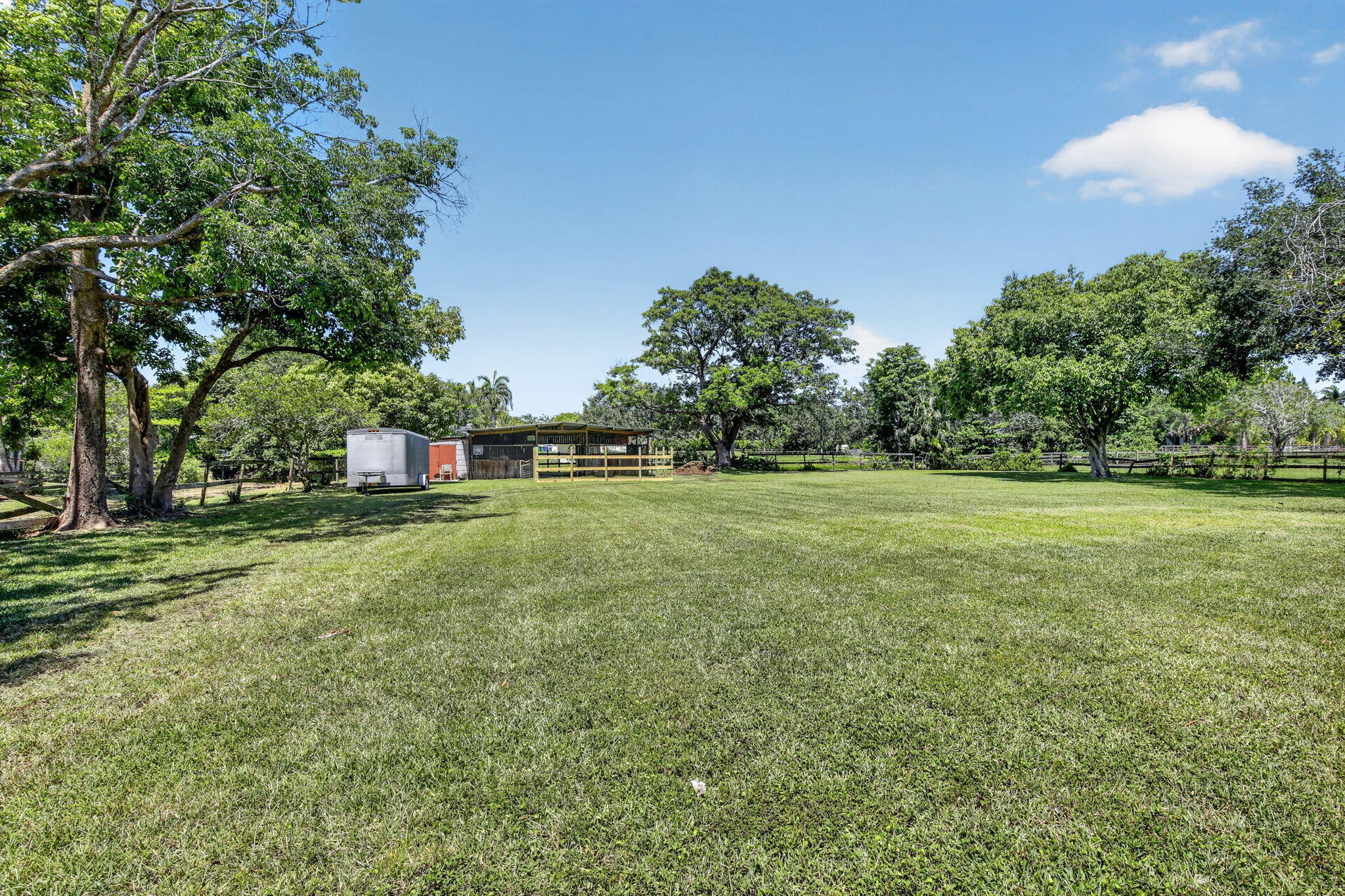 COUNTRY ACRES - Residential