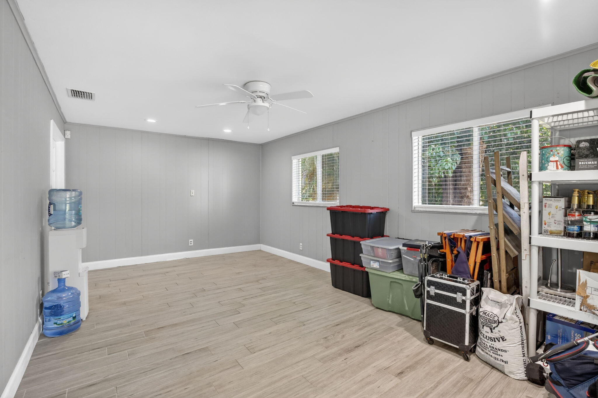 COUNTRY ACRES - Residential