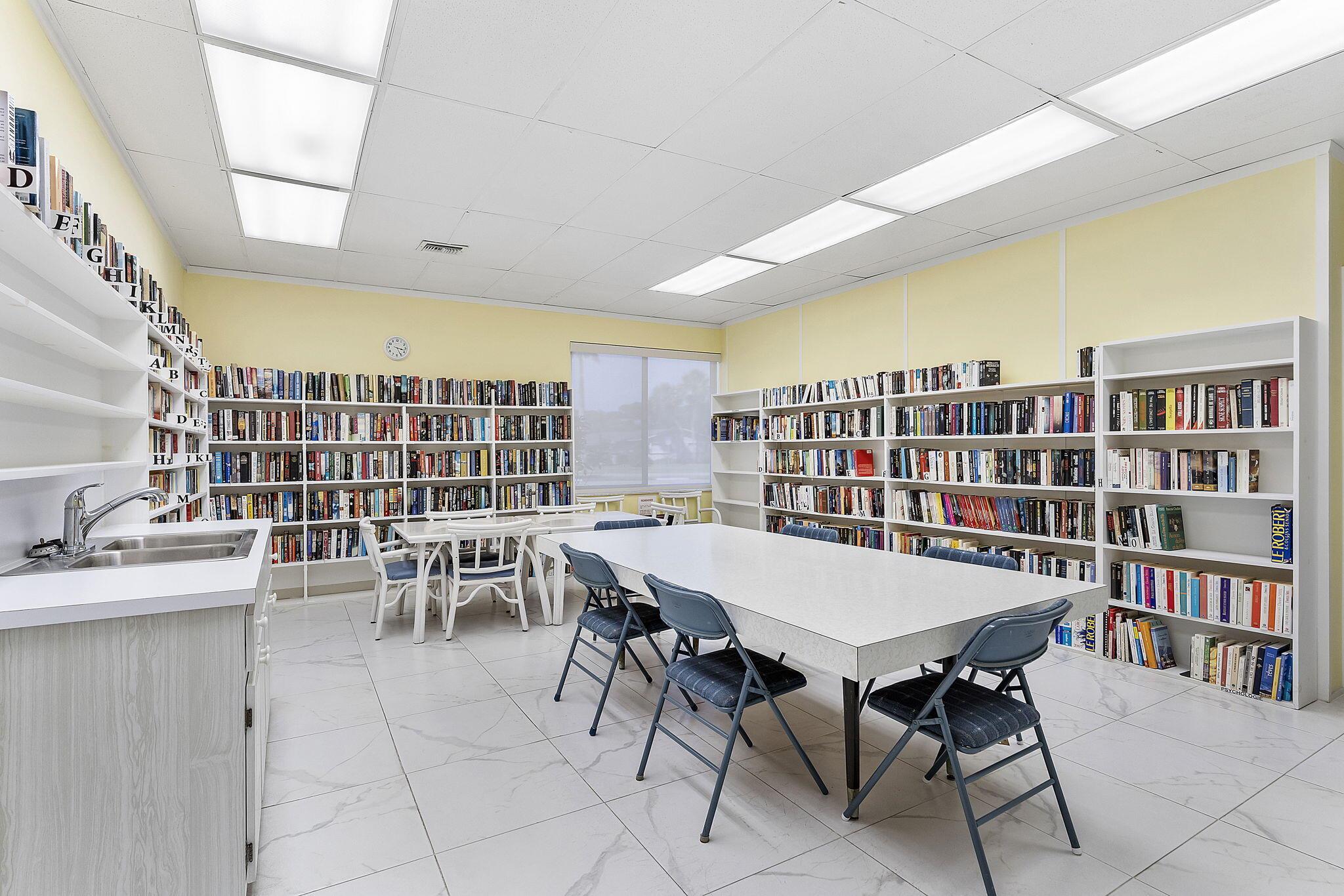 CRESTHAVEN VILLAS CONDO 2 - Residential