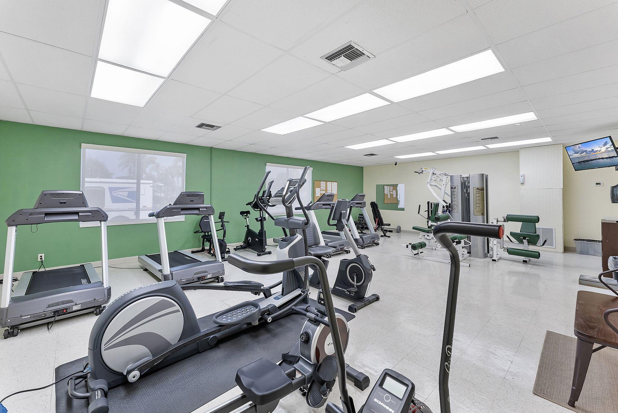 CRESTHAVEN VILLAS CONDO 2 - Residential