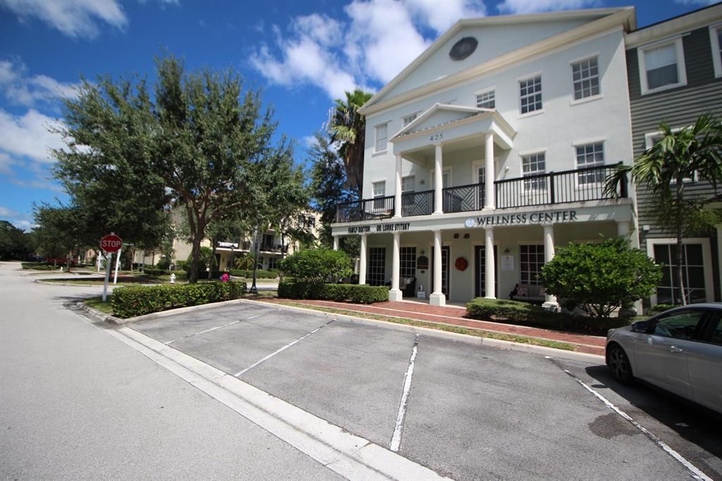 Photo of 425 Greenwich Circle #207, Jupiter, FL 33458 (MLS # R10737320)