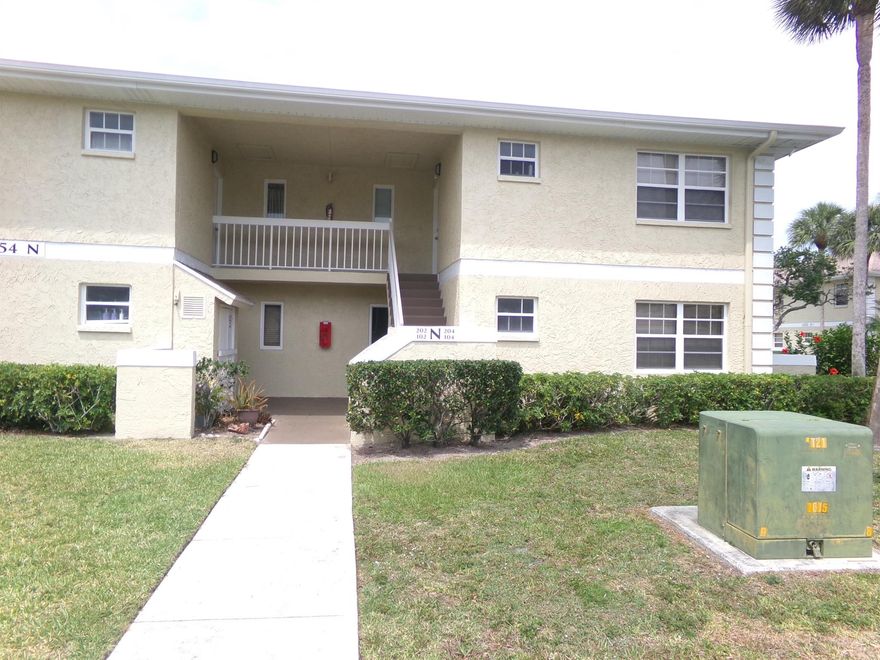 2-bedroom, 2-bathroom corner unit located east of US-1 in Midport Place II. Features tile and carpet flooring, a screened patio, and a comfortable layout. Conveniently close to parks, shopping, dining, and the beach. Community amenities include a pool, clubhouse, and well-maintained grounds. Unit is tenant occupied - 24-hour notice required for showings. Tenant available Monday-Friday after 5:30 PM and Saturdays by appointment only. All measurements are approximate.. **PLEASE READ**1st month $1,650.00+ Security Deposit of $2,500.00= $4,150.00, renters insurance, approval from HOA & utilities transferred to tenants name required for move-in. Requirements: Good payment history in Credit Report, Gross Income needs to be as close to 3 times the rent ($4,950.00) as possible.