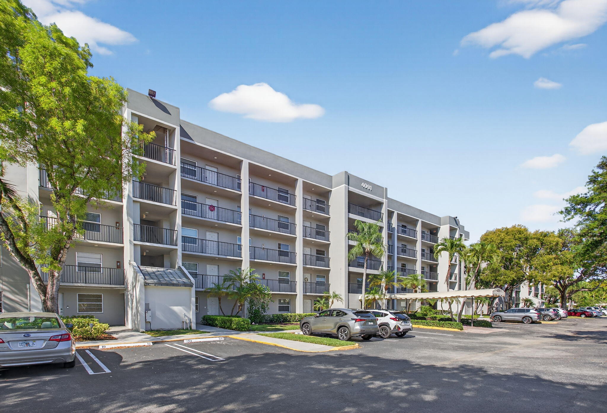 CYPRESS REACH AT PALM-AIRE ONE - Residential