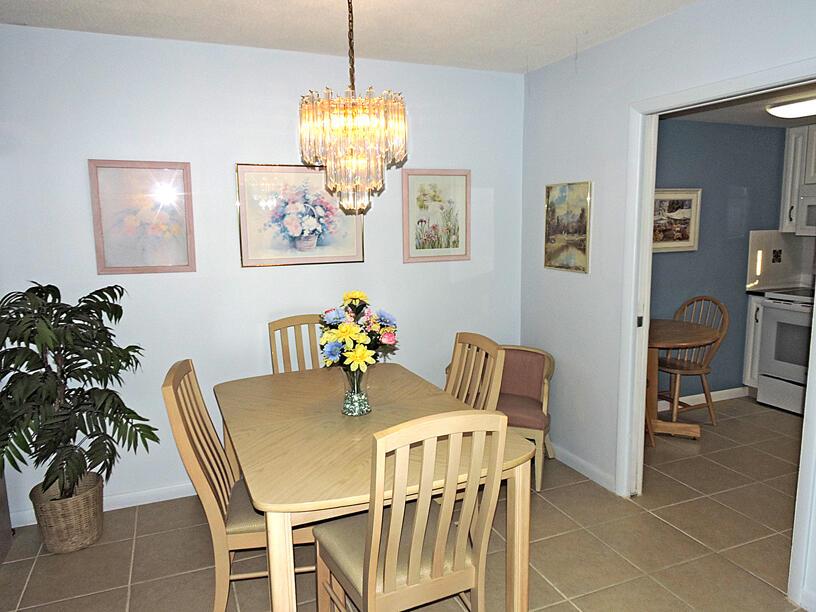 CRESTHAVEN VILLAS 8 CONDO - Residential