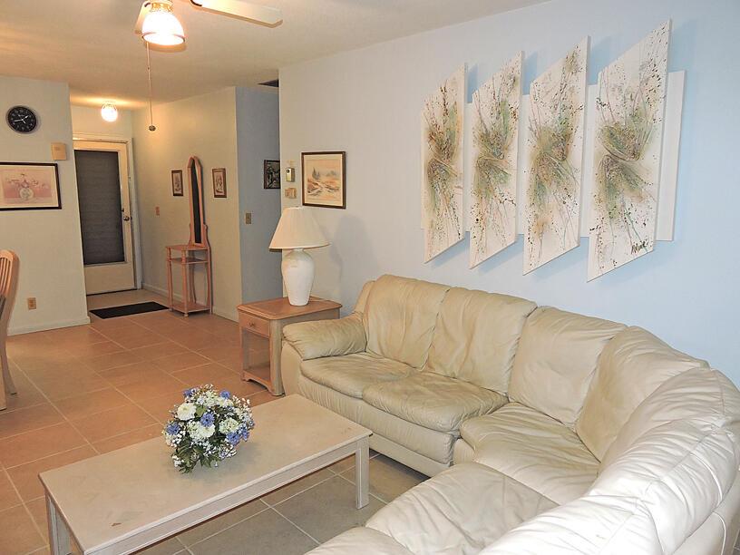 CRESTHAVEN VILLAS 8 CONDO - Residential