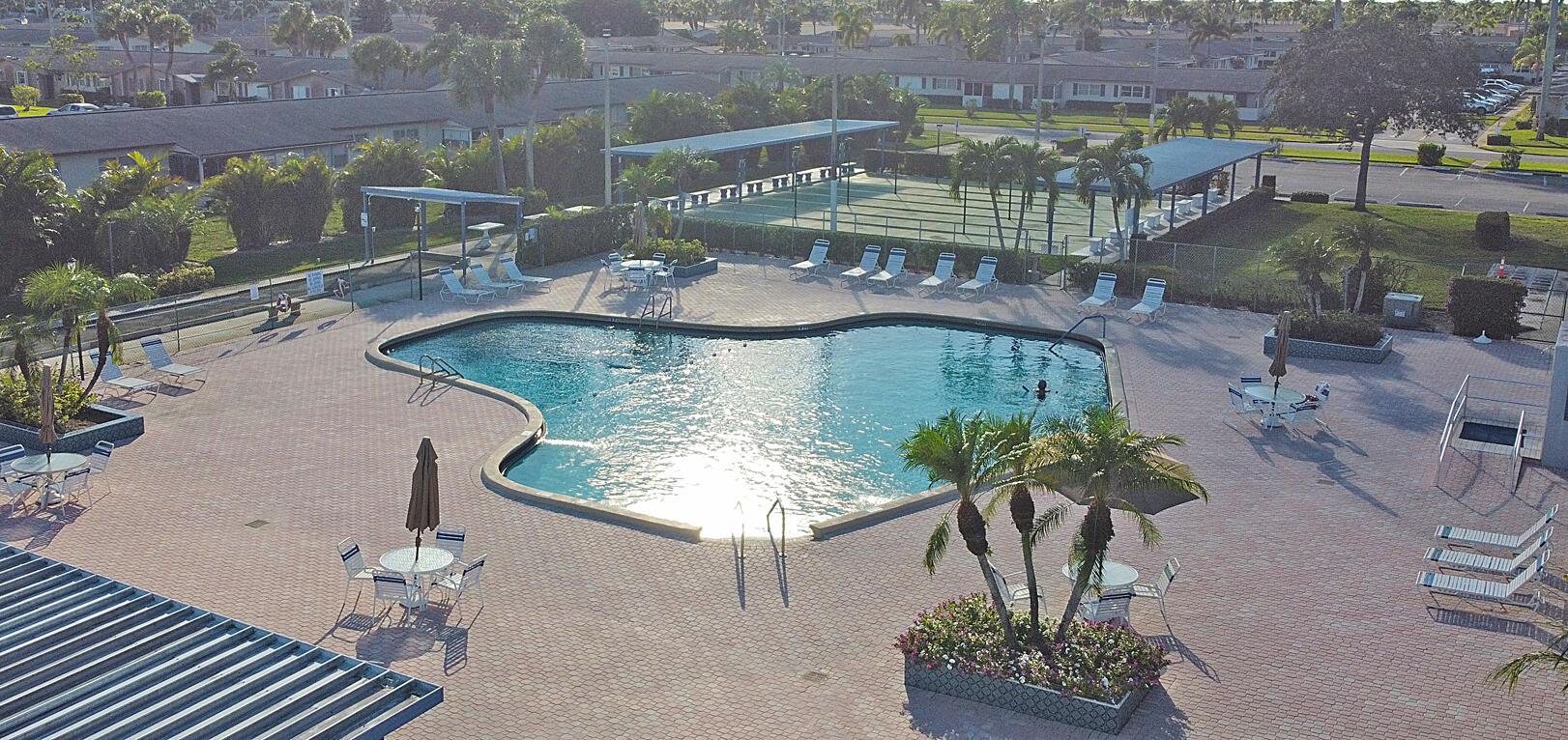 CRESTHAVEN VILLAS 8 CONDO - Residential