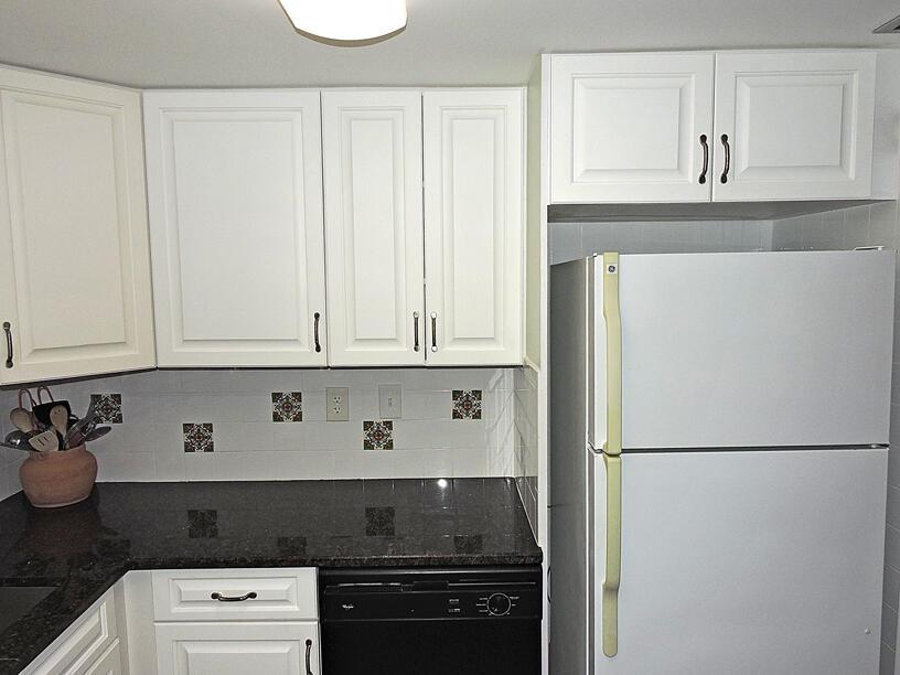 CRESTHAVEN VILLAS 8 CONDO - Residential