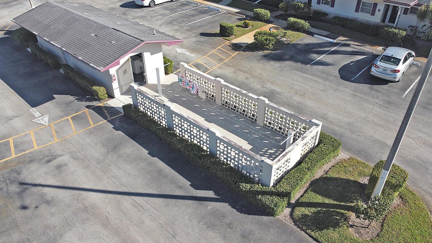 CRESTHAVEN VILLAS 8 CONDO - Residential