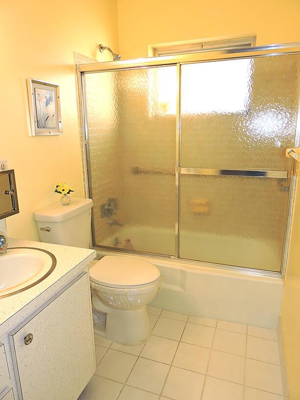 CRESTHAVEN VILLAS 8 CONDO - Residential