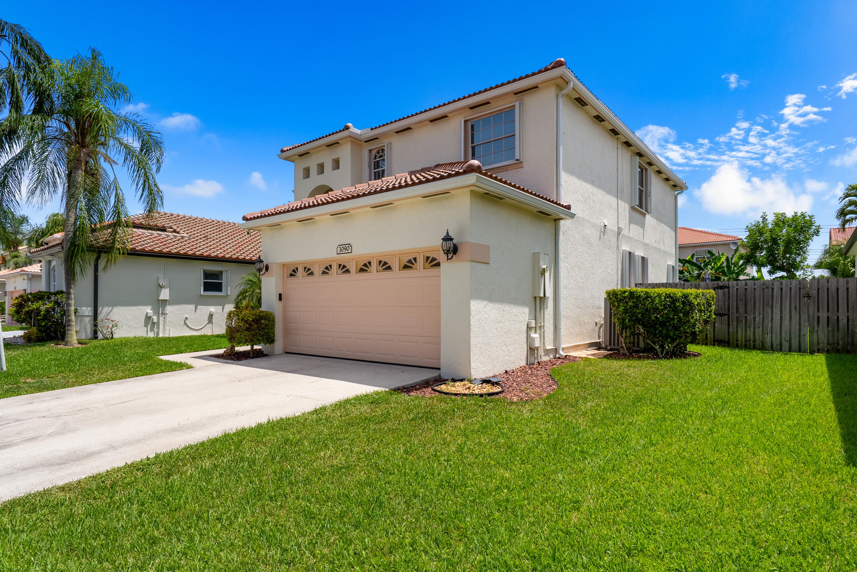 3090 BAYBERRY Way