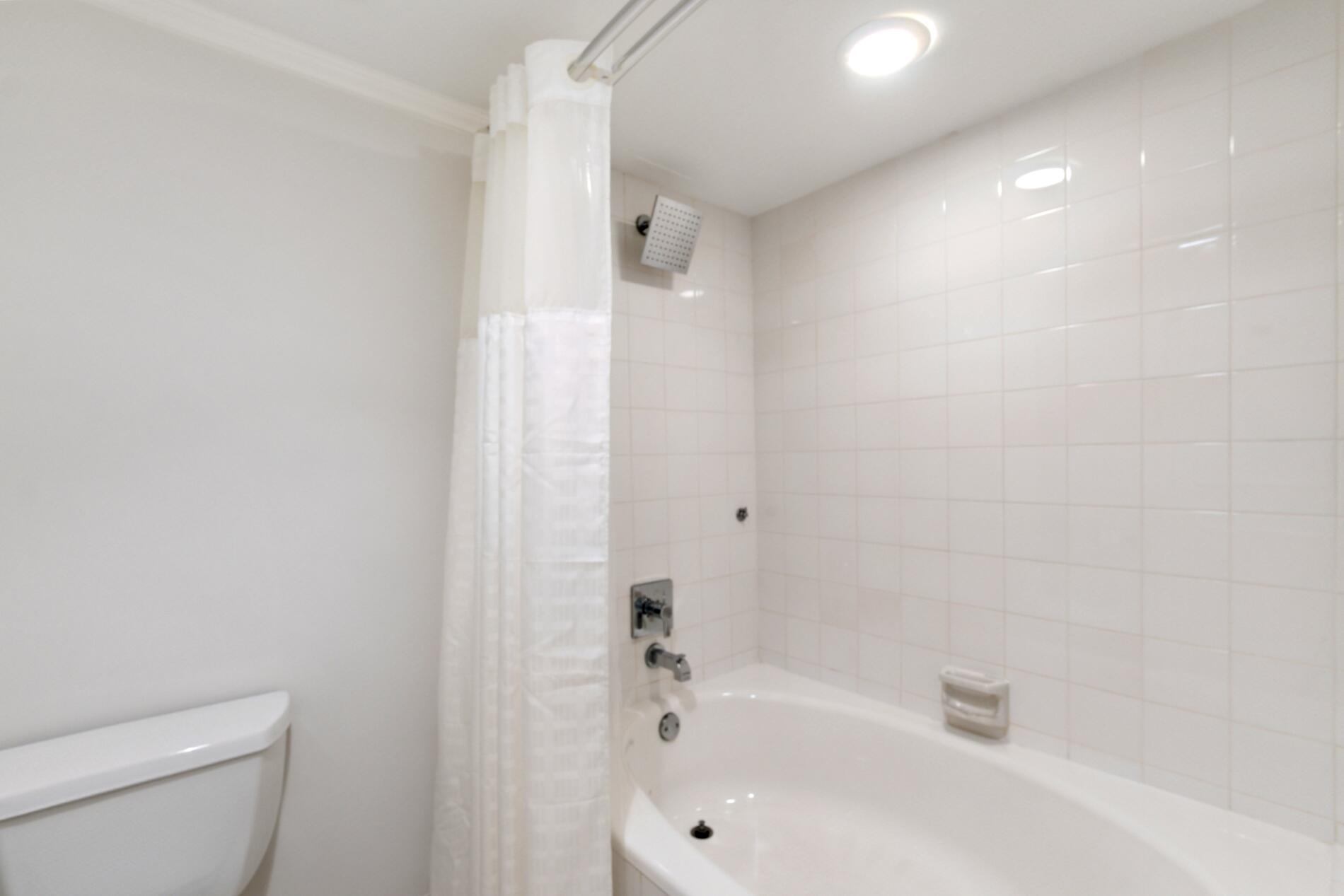 TOWNHOUSES OF HIGHLAND BE - Residential Lease