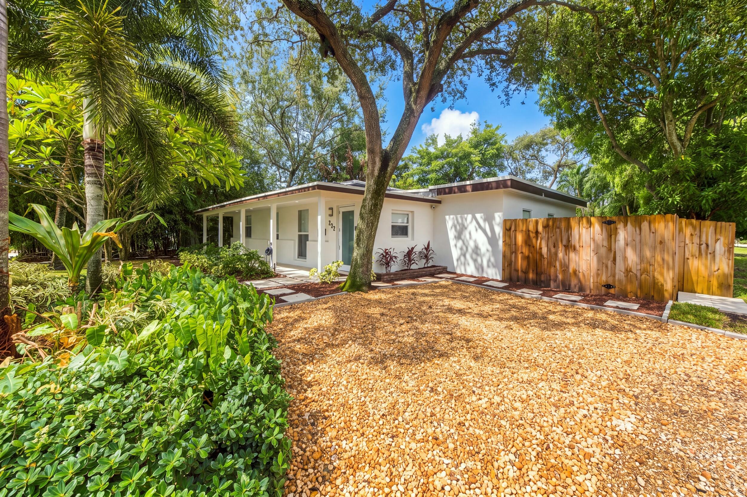 722 SW 16TH Court